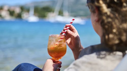 Aminess Vival Port9 Resort - Porodični kraj leta na Korčuli, Korčula, Dalmacija, Hrvatska - 24.198 RSD - 2x noćenje u dvokrevetnoj Superior sobi sa balkonom strana park za 2 osobe (1 dete do 9,99 godina besplatno), Polupansion