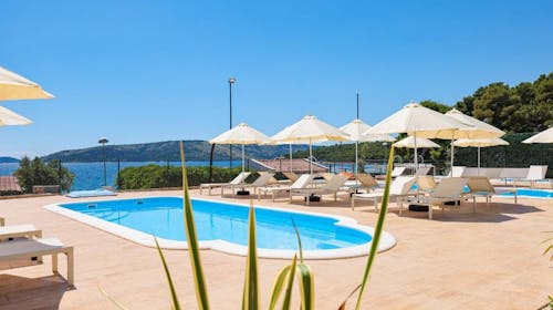 Apartmani Medena - Proleće sa polupansionom u prelepom Trogiru za 4 osobe, Donji Seget, Trogir, Dalmacija, Hrvatska - 64.746 RSD - 3x noćenje u Superior seaside apartmanu B (4+1) za 4 odrasle osobe (1 dete do 11,99 godina besplatno), Polupansion