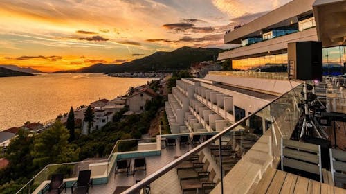 Grand Hotel Neum - Wellness odmor uz more, Neum, Bosna i Hercegovina - 32.642 RSD - 2x noćenje u dvokrevetnoj sobi sa balkonom morska strana za 2 osobe (1 dete do 2,99 godina i 1 dete do 6,99 godina besplatno), Polupansion
