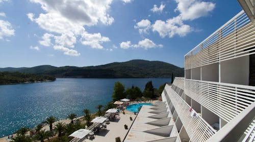 Adria All Inclusive Hotel - All inclusive odmor na Korčuli, Vela Luka, Korčula, Dalmacija, Hrvatska - 49.676 RSD - 4x noćenje u sobi s pogledom na park za 2 osobe (1 dete do 6,99 godina besplatno), All inclusive (doručak, ručak, večera, piće uz obroke, coffee time, izbor pića u aperitiv baru)
