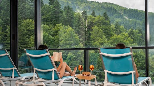 Hotel Nomad - Porodična wellness oaza na Bjelašnici tokom sedmice, Bjelašnica, Sarajevo, Bosna i Hercegovina - 6.223 RSD - Ulaz u SPA centar (bazen, tri vrste sauna: turska, finska i bio – samo za odrasle, fitness – samo za odrasle, relax zona i Kneipp klupa) u trajanju od 2 sata za 2 odrasle osobe i 2 dece, Korištenje bazena za decu