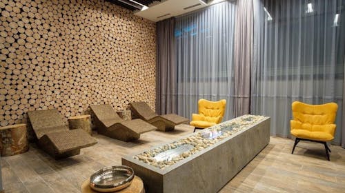 Hotel Hills Spa & Thermal Resort - Proleće i početak leta - Wellness i zabava, Sarajevo, Bosna i Hercegovina - 25.376 RSD - 2x noćenje u dvokrevetnoj Deluxe sobi za 2 osobe (1 dete do 6 godina i 1 dete do 12 godina besplatno), Doručak