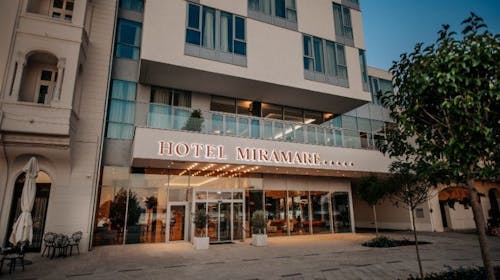 Hotel Miramare - Luksuzni porodični raspust - Posebna akcija, Crikvenica, Hrvatska - 167.311 RSD - 5x noćenje u dvokrevetnoj Superior sobi za 2 osobe (1 dete do 11,99 godina i 1 dete do 3,99 godina besplatno), Polupansion
