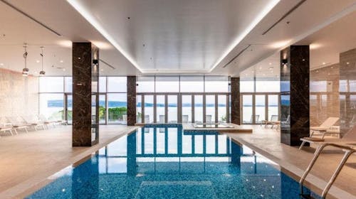 Hotel Miramare - Luksuzni početak leta za porodice - Posebna akcija, Crikvenica, Hrvatska - 100.975 RSD - 3x noćenje u dvokrevetnoj Superior sobi za 2 osobe (1 dete do 11,99 godina i 1 dete do 3,99 godina besplatno), Polupansion