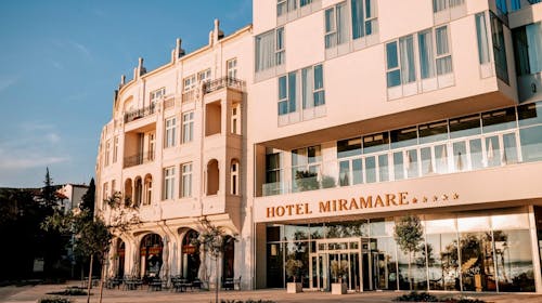 Hotel Miramare - Ekskluzivni početak leta - Posebna akcija, Crikvenica, Hrvatska - 134.436 RSD - 5x noćenje u dvokrevetnoj Superior sobi za 2 osobe, Polupansion