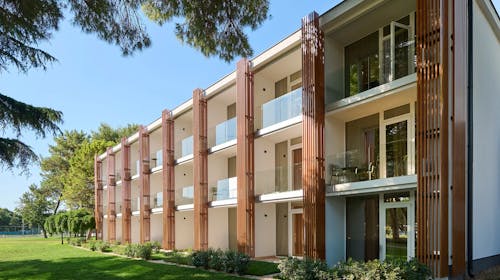 Hotel Pelegrin Plava Laguna - Septembar u obnovljenom hotelu u Istri, Umag, Istra, Hrvatska - 78.730 RSD - 3x noćenje u Classic sobi sa balkonom (park strana) za 2 osobe (1. dete do 11,99 godina i 2. dete do 4,99 godina besplatno), Polupansion