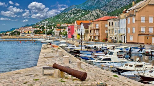 Hotel Zagreb Karlobag - Akcijska cena za leto sa polupansionom - Soba sa balkonom, Karlobag, Hrvatska - 81.485 RSD - 5x noćenje u dvokrevetnoj sobi sa balkonom za 2 osobe (1. dete do 11,99 godina besplatno i 2. dete do 0,99 godina besplatno), Polupansion