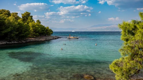 Aminess Vival Velaris Resort - Porodično leto na Braču, Supetar, ostrvo Brač, Dalmacija, Hrvatska - 107.190 RSD - 4x noćenje u dvokrevetnoj Superior sobi sa balkonom (pogled park) za 2 osobe (1 dete do 9,99 godina besplatno), Polupansion