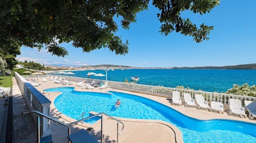 Hotel Val - Leto u Trogiru, Seget Donji, Trogir, Dalmacija, Hrvatska - 34.048 RSD - 3x noćenje u dvokrevetnoj Comfort sobi (morska strana) u depandansi za 2 osobe (1. dete do 2,99 godina i 2. dete do 11,99 godina besplatno), Buffet doručak