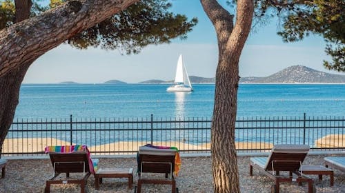 Villa Arausa - Porodično all inclusive light leto, Vodice, Dalmacija, Hrvatska - 177.844 RSD - 7x noćenje u dvokrevetnoj Standard sobi sa balkonom morska strana za 2 osobe (1 dete do 11,99 godina i 2. dete do 2,99 godina besplatno), All inclusive light