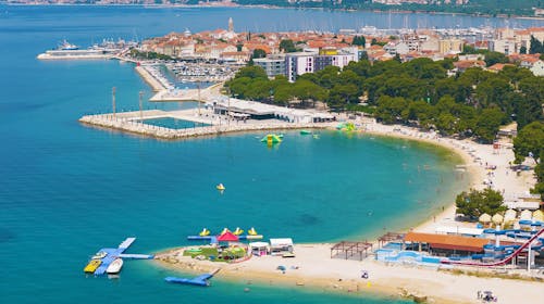 Ilirija Resort - Hotel Ilirija - Porodično zabavno leto sa punim pansionom u Biogradu - Akcijska cena, Biograd na Moru, Dalmacija, Hrvatska - 123.142 RSD - 5x noćenja u dvokrevetnoj Comfort sobi za 2 osobe (1 dete do 12 godina i 1 dete do 7 godina besplatno), Puni pansion