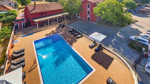 Ilirija Resort - Hotel Villa Donat - Romantično ili porodično leto sa punim pansionom - Akcijska cena, Sv. Filip Jakov, Dalmacija, Hrvatska - 133.267 RSD - 5x noćenje u dvokrevetnoj Superior sobi za 2 osobe (1 dete do 7 godina i 1 dete do 12 godina besplatno), Puni pansion