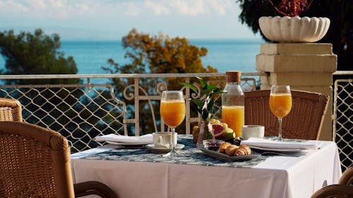 Hotel Lovran - Last minute letnji odmor u Lovranu tokom sedmice, Lovran, Hrvatska - 14.091 RSD - 1x noćenje u dvokrevetnoj Standard sobi sa pogledom na ulicu za 2 osobe (1 dete do 6,99 godina besplatno), Buffet doručak