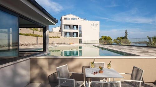 Aminess Alfir Hotel - Kraj leta na Korčuli, Korčula, Dalmacija, Hrvatska - 38.499 RSD - 2x noćenje u Premium suite sa balkonom za 2 osobe (2 dece do 9,99 godina besplatno), Polupansion i uključeno piće uz večeru