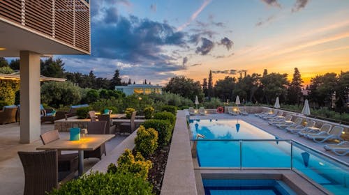 Aminess Vival Casa Velaris - Leto na Braču za porodice, Supetar, ostrvo Brač, Dalmacija, Hrvatska - 102.343 RSD - 4x noćenje u dvokrevetnoj Comfort sobi sa balkonom za 2 osobe (1 dete do 9,99 godina besplatno), Polupansion