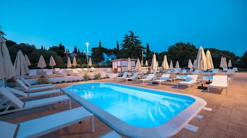 Apartmani Medena - Last minute leto sa polupansionom u Trogiru, Donji Seget, Trogir, Dalmacija, Hrvatska - 82.056 RSD - 5x noćenje u Superior apartmanu A (2+1) za 2 odrasle osobe (1 dete do 11,99 godina besplatno), Polupansion