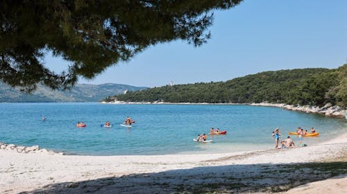 Apartmani Medena - Last minute leto sa polupansionom u Trogiru, Donji Seget, Trogir, Dalmacija, Hrvatska - 123.143 RSD - 5x noćenje u Superior seaside apartmanu A (2+1) za 2 odrasle osobe (1 dete do 11,99 godina besplatno), Polupansion