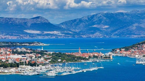 Apartmani Medena - Last minute leto sa polupansionom u Trogiru za 4 osobe, Donji Seget, Trogir, Dalmacija, Hrvatska - 76.187 RSD - 2x noćenje u Superior seaside apartmanu B (4+1) za 4 odrasle osobe (1 dete do 11,99 godina besplatno), Polupansion