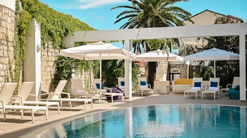 Hotel International - Kratak letnji odmor na Rabu, Rab, Hrvatska - 35.204 RSD - 2x noćenje u dvokrevetnoj sobi sa pogledom na grad ili more (zavisi od raspoloživosti) za 2 osobe (1 dete do 6 godina besplatno), Polupansion