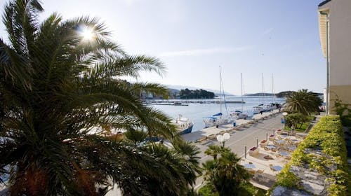 Hotel International - Kratak letnji odmor na Rabu, Rab, Hrvatska - 41.541 RSD - 2x noćenje u dvokrevetnoj sobi sa pogledom na grad ili more (zavisi od raspoloživosti) za 2 osobe (1 dete do 6 godina besplatno), Polupansion