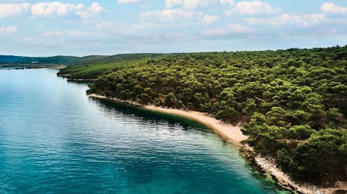 Apartmani Kanegra Plava Laguna - Jun u Istri, Umag, Istra, Hrvatska - 21.357 RSD - 2x noćenje u Classic apartmanu 2+2 sa balkonom strana park za 4 osobe, Animacija: mini club za decu od 4 do 12 godina, tematske zabave, mini disco