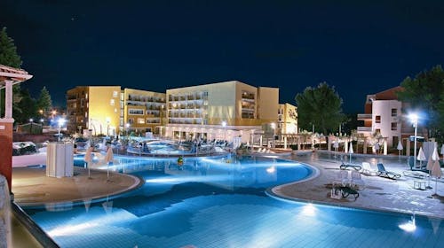 Residence Garden Istra Plava Laguna - Porodični odmor u Istri, Umag, Istra, Hrvatska - 47.994 RSD - 3x noćenje u Classic sobi sa balkonom (pogled park) za 2 osobe (1 dete do 11,99 godina besplatno), Polupansion