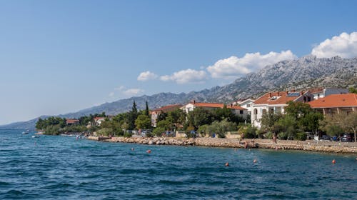Hotel Riviera - Beg u srce prirode i jadranske obale, Starigrad, Paklenica, Dalmacija, Hrvatska - 44.474 RSD - 5x noćenje u trokrevetnoj sobi za do 3 osobe (3 odrasle osobe ili 2 odrasle i 1 dete besplatno), Doručak