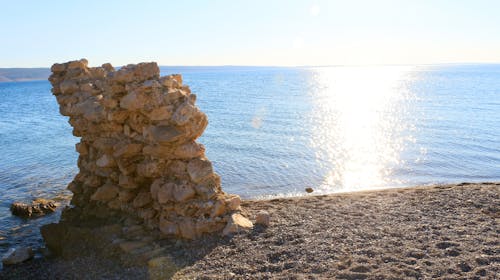 Hotel Riviera - Beg u srce prirode i jadranske obale, Starigrad, Paklenica, Dalmacija, Hrvatska - 46.821 RSD - 5x noćenje u četvorokrevetnoj sobi za do 4 osobe (4 odrasle osobe ili 2 odrasle i 2 dece besplatno), Doručak