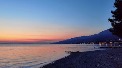 Hotel Riviera - Beg u srce prirode i jadranske obale, Starigrad, Paklenica, Dalmacija, Hrvatska - 76.274 RSD - 5x noćenje u četvorokrevetnoj sobi za do 4 osobe (4 odrasle osobe ili 2 odrasle i 2 dece besplatno), Doručak