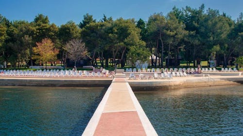 Apartmani Polynesia Plava Laguna - Leto u Istri, Umag, Istra, Hrvatska - 17.837 RSD - 2x noćenje u Studio Economy apartmanu 2+1 strana park za 3 osobe, Korištenje spoljašnjeg bazena za odrasle i bazena za decu