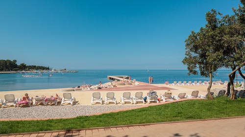 Apartmani Polynesia Plava Laguna - Leto u Istri, Umag, Istra, Hrvatska - 18.893 RSD - 2x noćenje u Studio Economy apartmanu 2+1 strana park za 3 osobe, Korištenje spoljašnjeg bazena za odrasle i bazena za decu