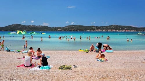Ilirija Resort - Hotel Kornati - Porodično leto u Biogradu sa punim pansionom - Posebna akcija, Biograd na Moru, Dalmacija, Hrvatska - 163.782 RSD - 7x noćenje u dvokrevetnoj Comfort plus sobi za 2 osobe (1 dete do 12 godina i 1 dete do 7 godina besplatno), Pun pansion