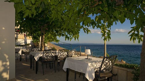 Villa Marello - Porodično leto na Makarskoj rivijeri, Promajna, Makarska rivijera, Dalmacija, Hrvatska - 182.413 RSD - 7x noćenje u dvokrevetnoj Deluxe sobi za 2 osobe (1 dete do 14 godina besplatno), Buffet doručak