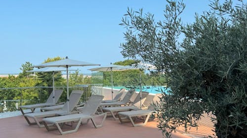 Hotel Omorika - Porodično leto sa punim pansionom, Crikvenica, Hrvatska - 127.811 RSD - 3x noćenje u dvokrevetnoj Superior sobi sa balkonom i dva dodatna ležaja (morska strana) za 2 osobe (2 dece do 11,99 godina besplatno), Pun pansion