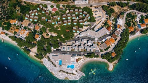 Park Villas by Morenia - Najam Deluxe kamping vile sa privatnim bazenom, Podaca, Makarska rivijera, Dalmacija, Hrvatska - 194.709 RSD - 7x noćenje u kamping vili sa privatnim grejanim bazenom za do 4 osobe, Korištenje hotelskih grejanih spoljašnjih bazena
