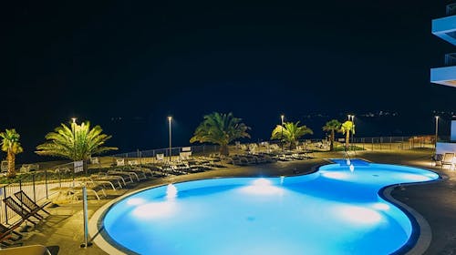 Park Villas by Morenia - Najam Deluxe kamping vile sa privatnim bazenom, Podaca, Makarska rivijera, Dalmacija, Hrvatska - 268.777 RSD - 7x noćenje u kamping vili sa privatnim grejanim bazenom za do 4 osobe, Korištenje hotelskih grejanih spoljašnjih bazena
