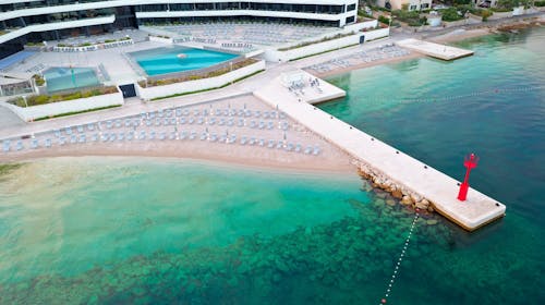 Grand Hotel View - Porodično leto na Braču, Ostrvo Brač, Dalmacija, Hrvatska - 292.172 RSD - 7x noćenje u dvokrevetnoj Superior sobi sa balkonom (pogled more) i 2 pomoćna ležaja za 2 osobe (2 dece do 11,99 godina besplatno), Polupansion