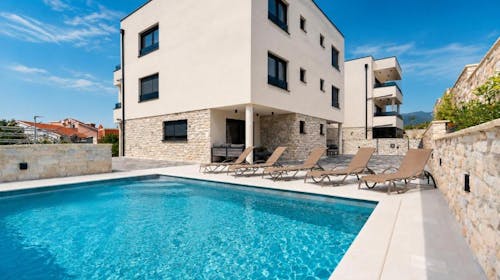 Noelia Pool Residence - Leto u apartmanu u Novalji, Novalja, Hrvatska - 93.808 RSD - 5x noćenje u jednosobnom apartmanu (2+2) za 4 osobe, Korištenje spoljašnjeg bazena