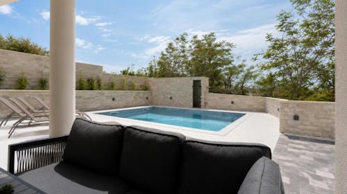 Noelia Pool Residence - Septembar u apartmanu u Novalji, Novalja, Hrvatska - 30.291 RSD - 3x noćenje u jednosobnom apartmanu (2+2) za 4 osobe, Korištenje spoljašnjeg bazena