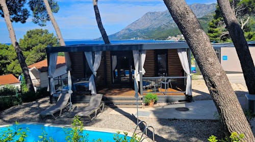 Park Villas by Morenia - All inclusive odmor u Deluxe kamping vili sa privatnim bazenom, Podaca, Makarska rivijera, Dalmacija, Hrvatska - 434.757 RSD - 7x noćenje u kamping vili sa privatnim grejanim bazenom za do 6 osoba (max. 4 odrasle osobe i 2 dece do 11,99 godina), All inclusive