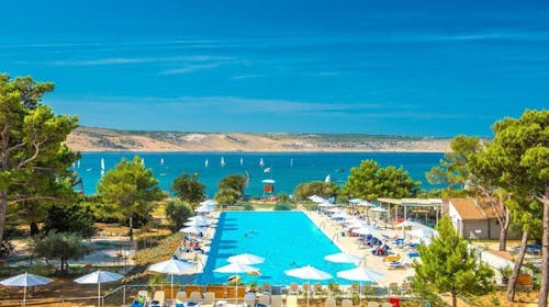 Bluesun Holiday Village Alan - Leto sa punim pansionom u sjevernoj Dalmaciji, Starigrad Paklenica, Dalmacija, Hrvatska - 96.833 RSD - 3x noćenje u Standard dvokrevetnoj sobi sa balkonom za 2 osobe, Puni pansion