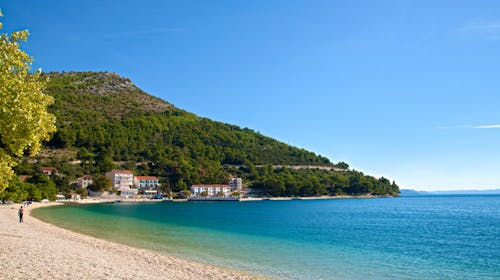Hotel Bella Vista - Leto u Drveniku, Drvenik, Makarska rivijera, Dalmacija, Hrvatska - 76.751 RSD - 3x noćenje u dvokrevetnoj sobi pogled park za 2 osobe (1. dete do 11,99 godina i 2. dete do 2,99 godina besplatno), Polupansion (buffet doručak i večera)