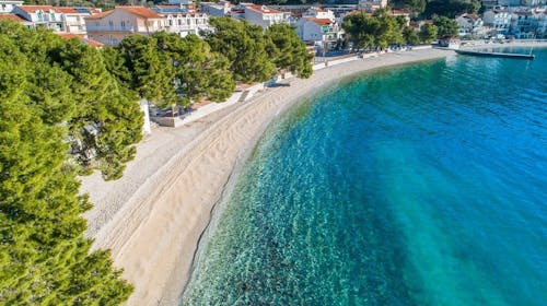 Hotel Bella Vista - Leto u Drveniku, Drvenik, Makarska rivijera, Dalmacija, Hrvatska - 97.640 RSD - 4x noćenje u dvokrevetnoj sobi pogled park za 2 osobe (1. dete do 11,99 godina i 2. dete do 2,99 godina besplatno), Polupansion (buffet doručak i večera)