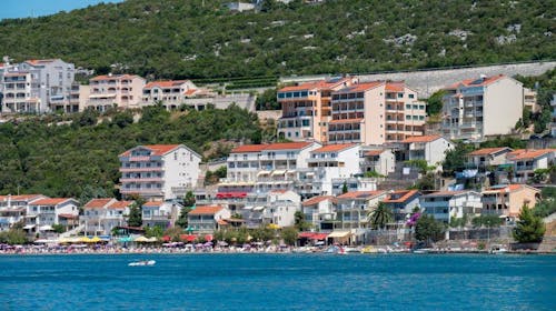 Hotel Adria - Letnji odmor u Neumu, Neum, Bosna i Hercegovina - 37.803 RSD - 3x noćenje u dvokrevetnoj sobi za 2 osobe (dete do 7 godina besplatno), Doručak