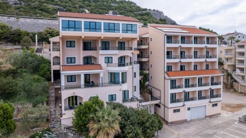 Hotel Adria - Letnji odmor u Neumu, Neum, Bosna i Hercegovina - 45.023 RSD - 3x noćenje u trokrevetnoj sobi za 3 osobe (dete do 7 godina besplatno), Doručak