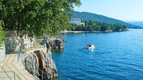 Hotel Lovran - Last minute letnji odmor u Lovranu tokom sedmice, Lovran, Hrvatska - 16.437 RSD - 1x noćenje u dvokrevetnoj Standard sobi sa pogledom na ulicu za 2 osobe (1 dete do 6,99 godina besplatno), Buffet doručak