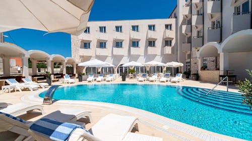 Hotel Korkyra - Porodično leto na Korčuli , Vela Luka, Korčula, Dalmacija, Hrvatska - 82.060 RSD - 3x noćenje u porodičnoj sobi za 2 osobe (2 dece do 11,99 godina besplatno), Bogati polupansion