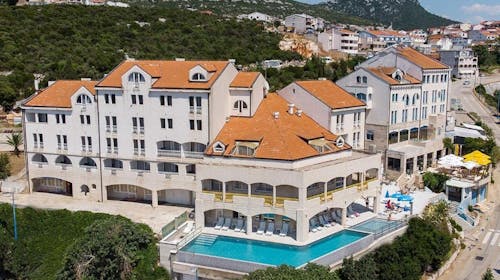 Hotel Stella - Letnji odmor u Neumu, Neum, Bosna i Hercegovina - 46.818 RSD - 3x noćenje u Comfort sobi sa balkonom i pogledom na more za 2 osobe, Polupansion