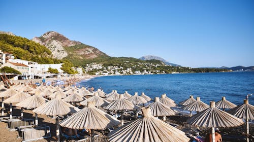 Konoba Akustik Sutomore + Lux Vila Akustik - Letnji odmor, Sutomore, Crna Gora - 96.585 RSD - 7x noćenje u dvokrevetnoj sobi u Vili Akustik za 2 osobe, Pun pansion (buffet doručak, ručak i večera) u Konobi Akustik