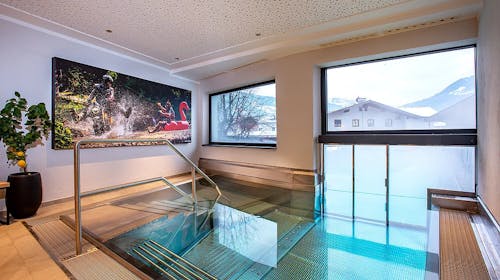 Hotel Zum Pinzger - Autentičan alpski odmor u Tirolu, Stumm im Zillertal, Austrija - 59.960 RSD - 3x noćenje u Standard dvokrevetnoj sobi sa balkonom (2+0) za 2 osobe, Polupansion (bogat buffet doručak i večera u 4 sleda sa vegetarijanskim opcijama, uključujući salatni buffet)